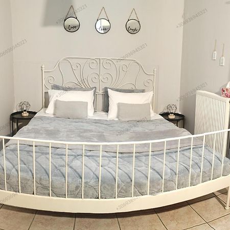 Ferienwohnung Georgias House 7 Min From Athens Airport Artemida  Exterior foto